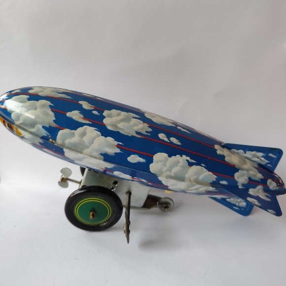 Vintage Schylling Stealth Zeppelin Tin Wind Up Toy - Picture 1 of 11